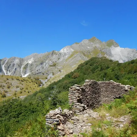 In The Heart Of The Apuan Alps With Terrace Apartman *
