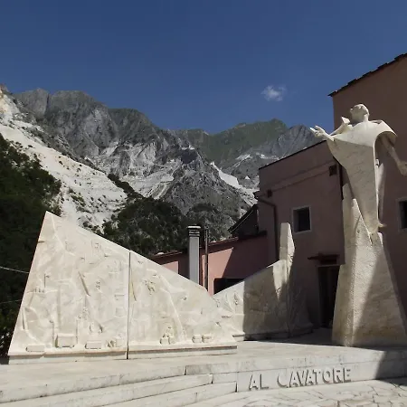 Daire In The Heart Of The Apuan Alps With Terrace Carrara